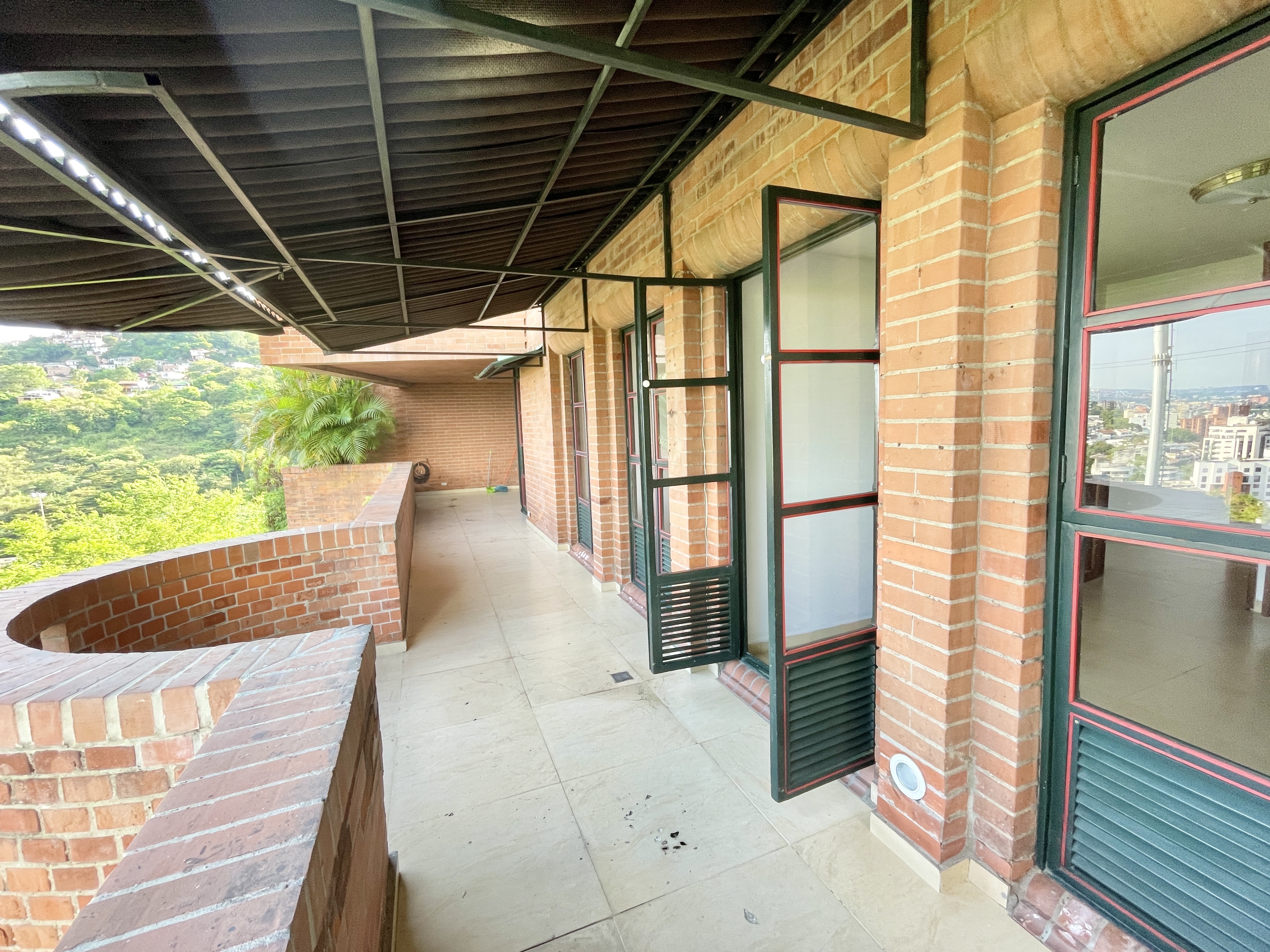 Apartamento de 3 alcobas en venta en Bellavista, Cali, 119 m² · foto 4 de 24