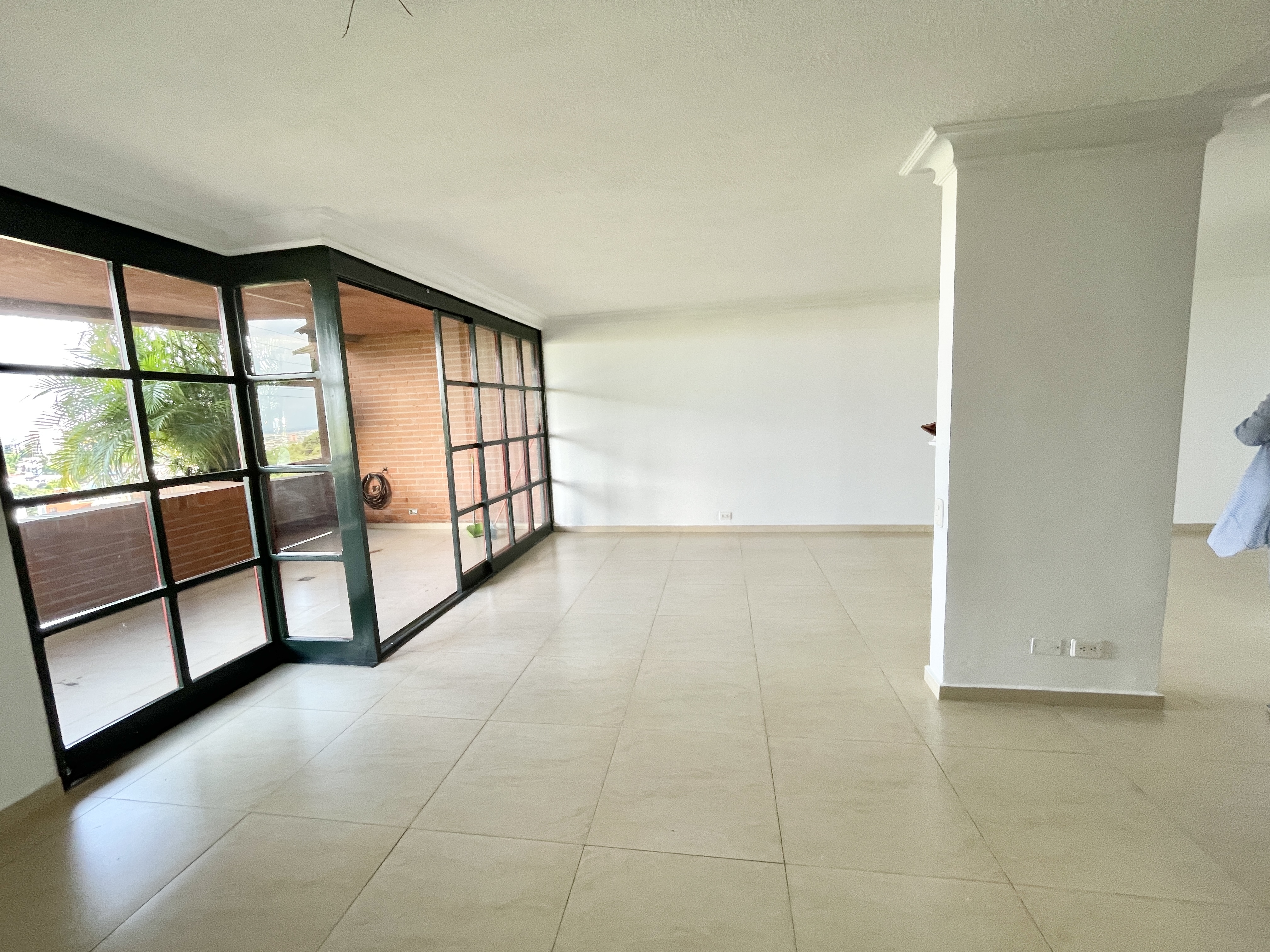 Apartamento de 3 alcobas en venta en Bellavista, Cali, 119 m² · foto 3 de 24
