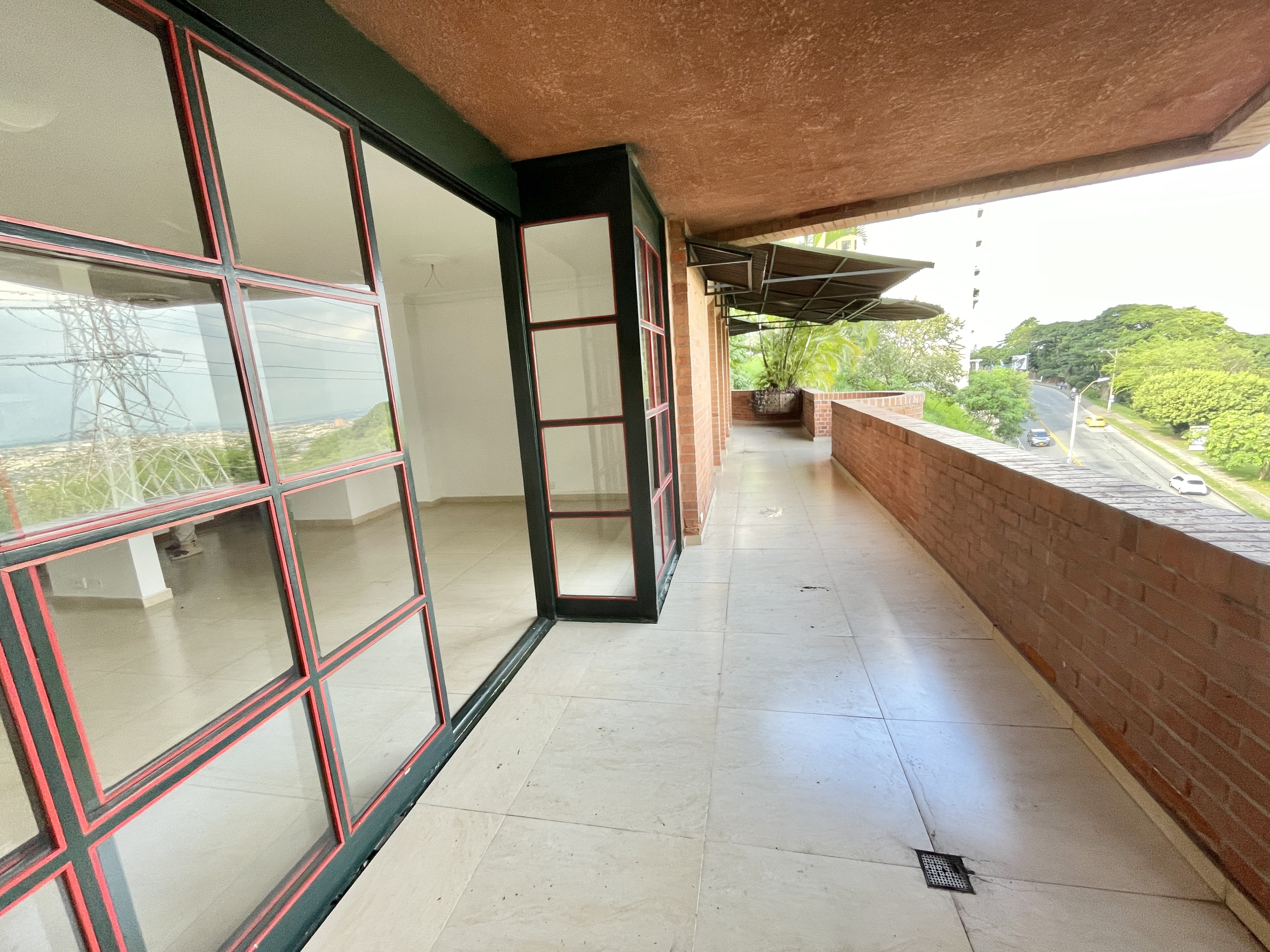 Apartamento de 3 alcobas en venta en Bellavista, Cali, 119 m² · foto 5 de 24
