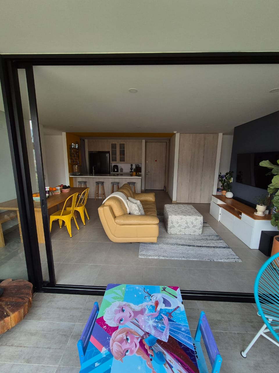 Apartamento de 3 alcobas en venta en Loma De Las Brujas, Envigado, 110 m² · foto 2 de 9