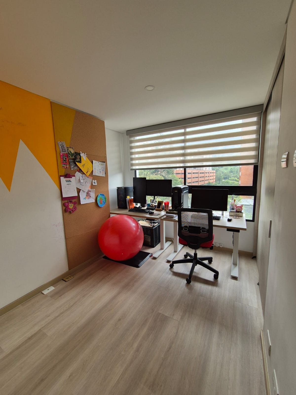 Apartamento de 3 alcobas en venta en Loma De Las Brujas, Envigado, 110 m² · foto 6 de 9