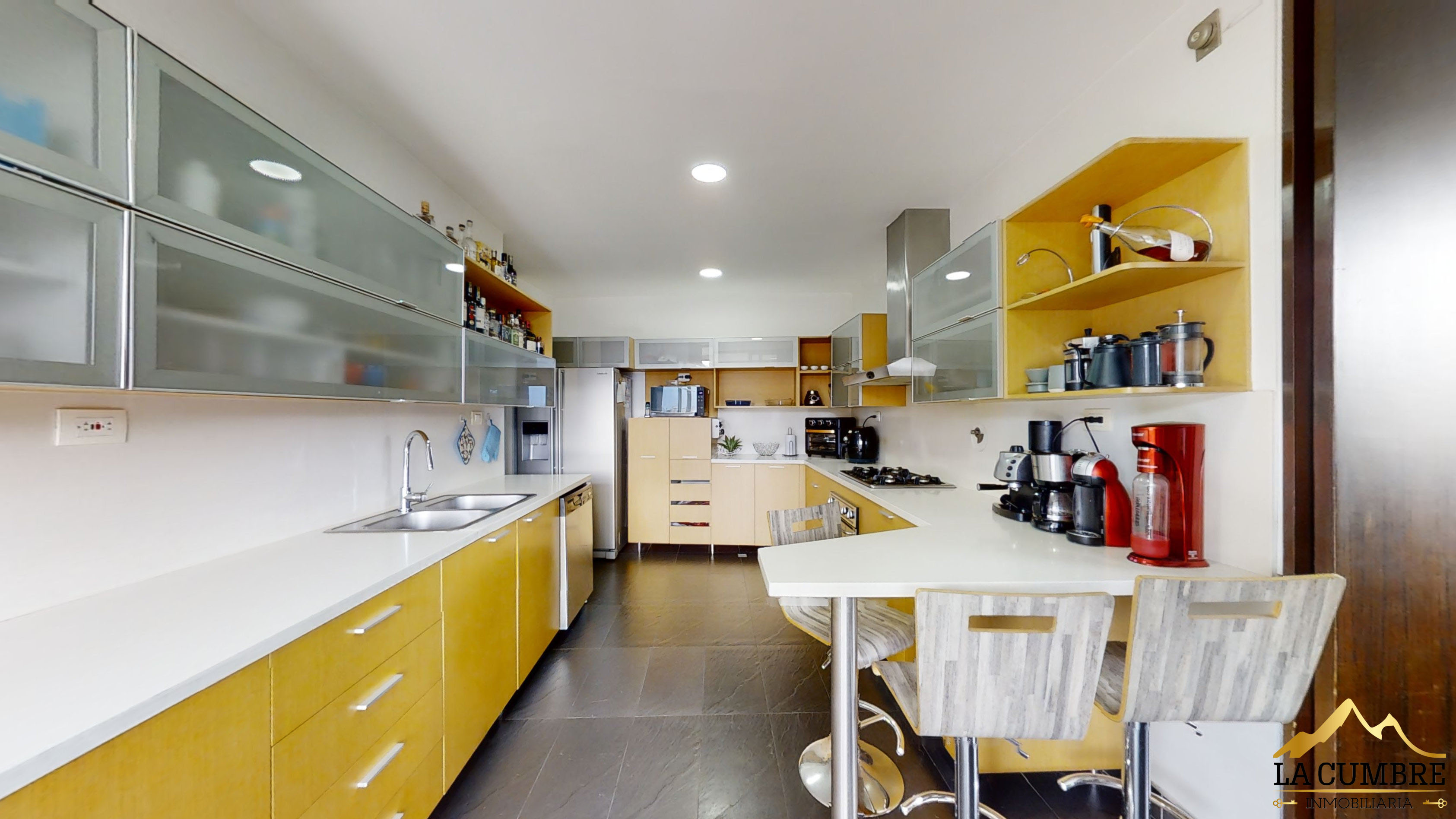 Apartamento en venta en El Poblado, Medellín · foto 6 de 12