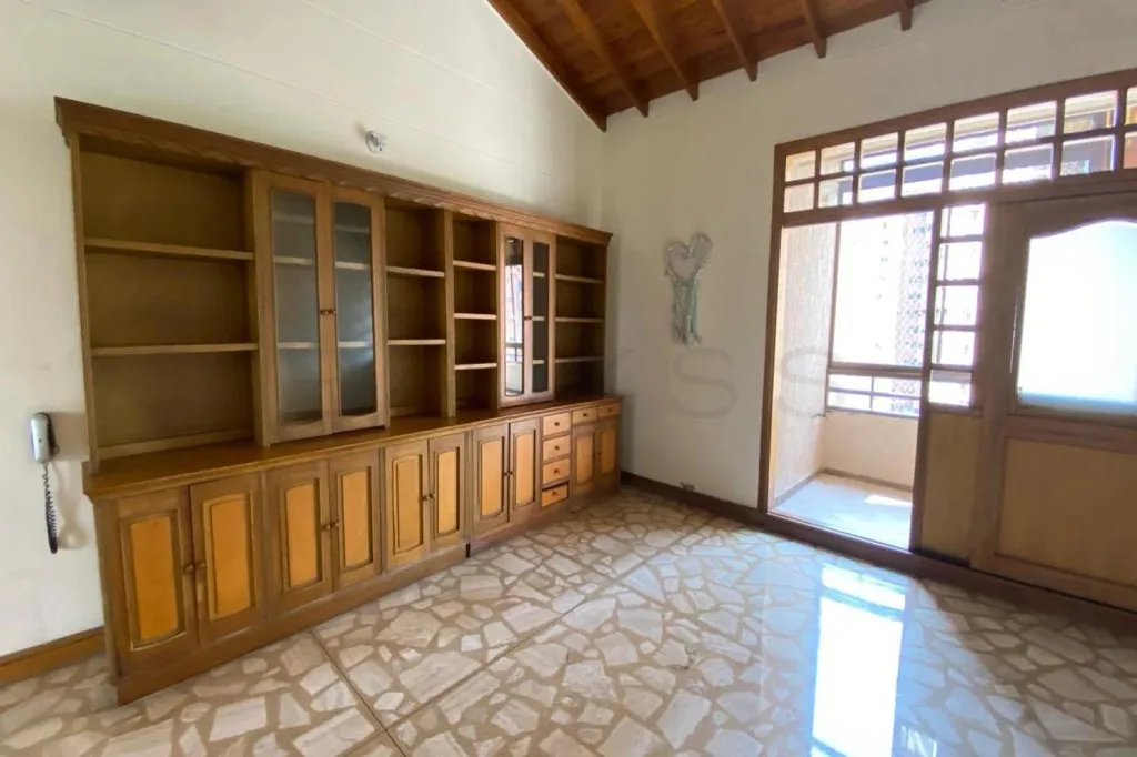 Apartamento de 4 alcobas en venta en El Poblado, Medellín, 303 m² · foto 16 de 21