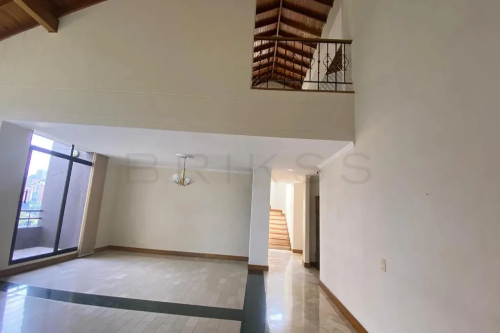 Apartamento de 4 alcobas en venta en El Poblado, Medellín, 303 m² · foto 2 de 21