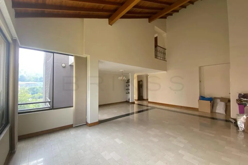 Apartamento de 4 alcobas en venta en El Poblado, Medellín, 303 m² · foto 3 de 21