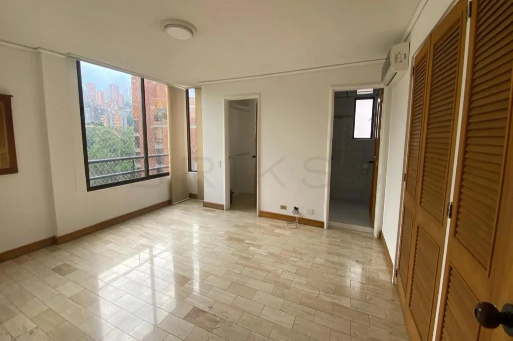 Apartamento de 4 alcobas en venta en El Poblado, Medellín, 303 m² · foto 7 de 21
