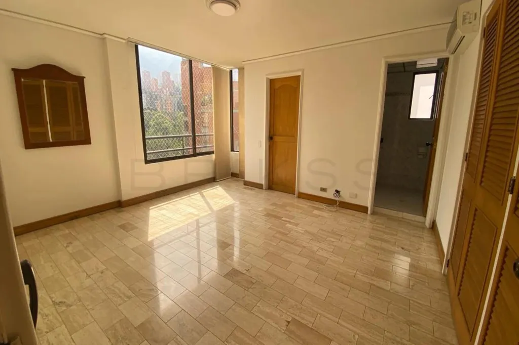 Apartamento de 4 alcobas en venta en El Poblado, Medellín, 303 m² · foto 8 de 21
