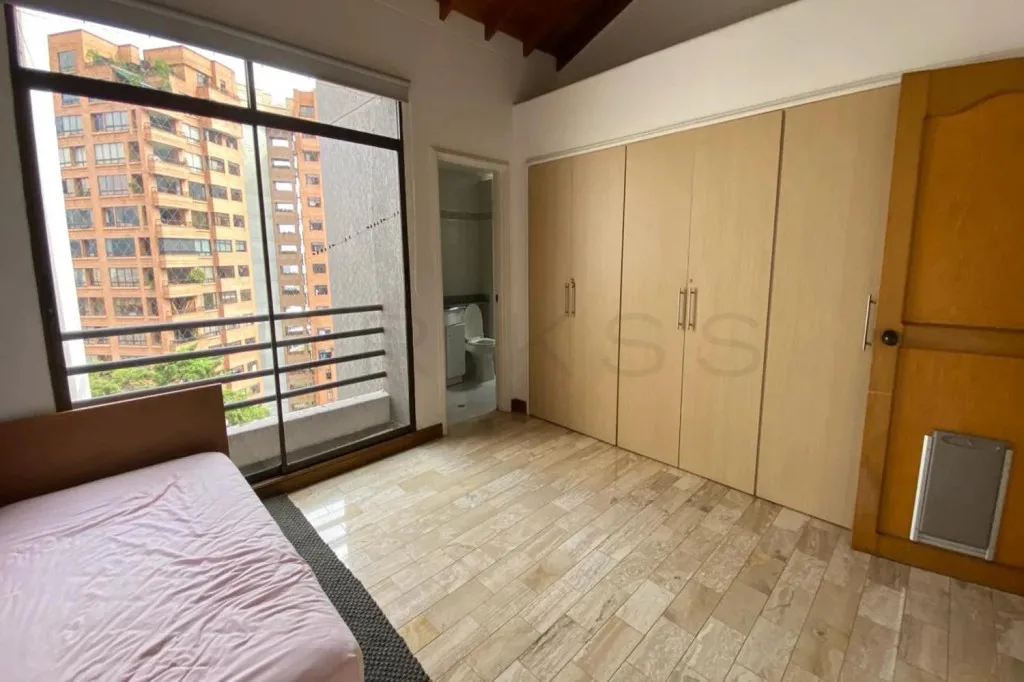 Apartamento de 4 alcobas en venta en El Poblado, Medellín, 303 m² · foto 9 de 21