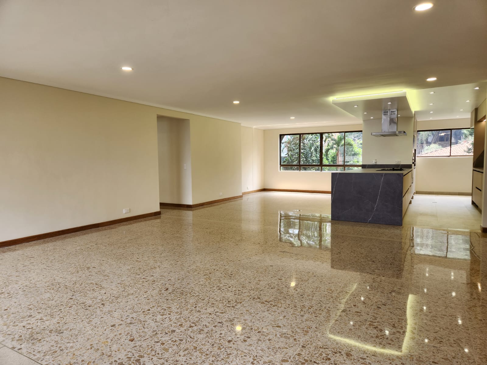 Apartamento en venta en Castropol, Medellín · foto 2 de 24
