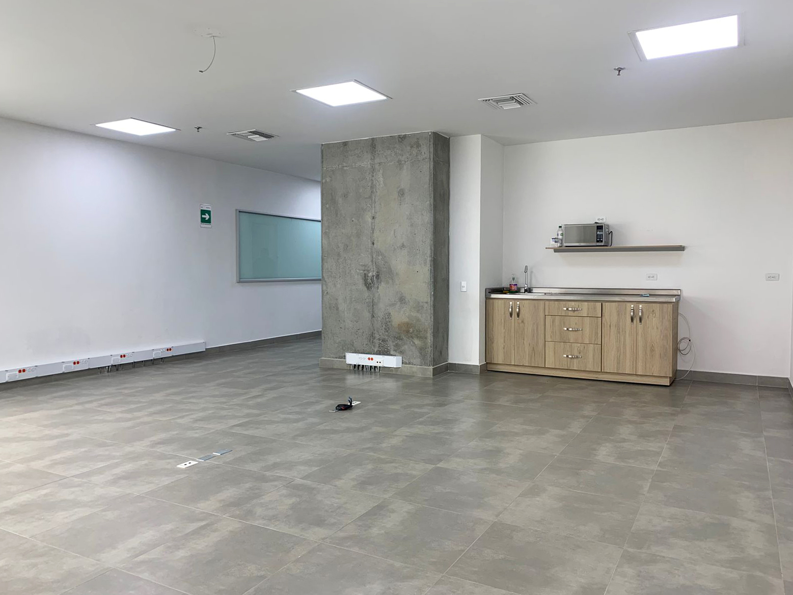 Oficina en arriendo en Manila, Medellín, 238 m² · foto 10 de 10