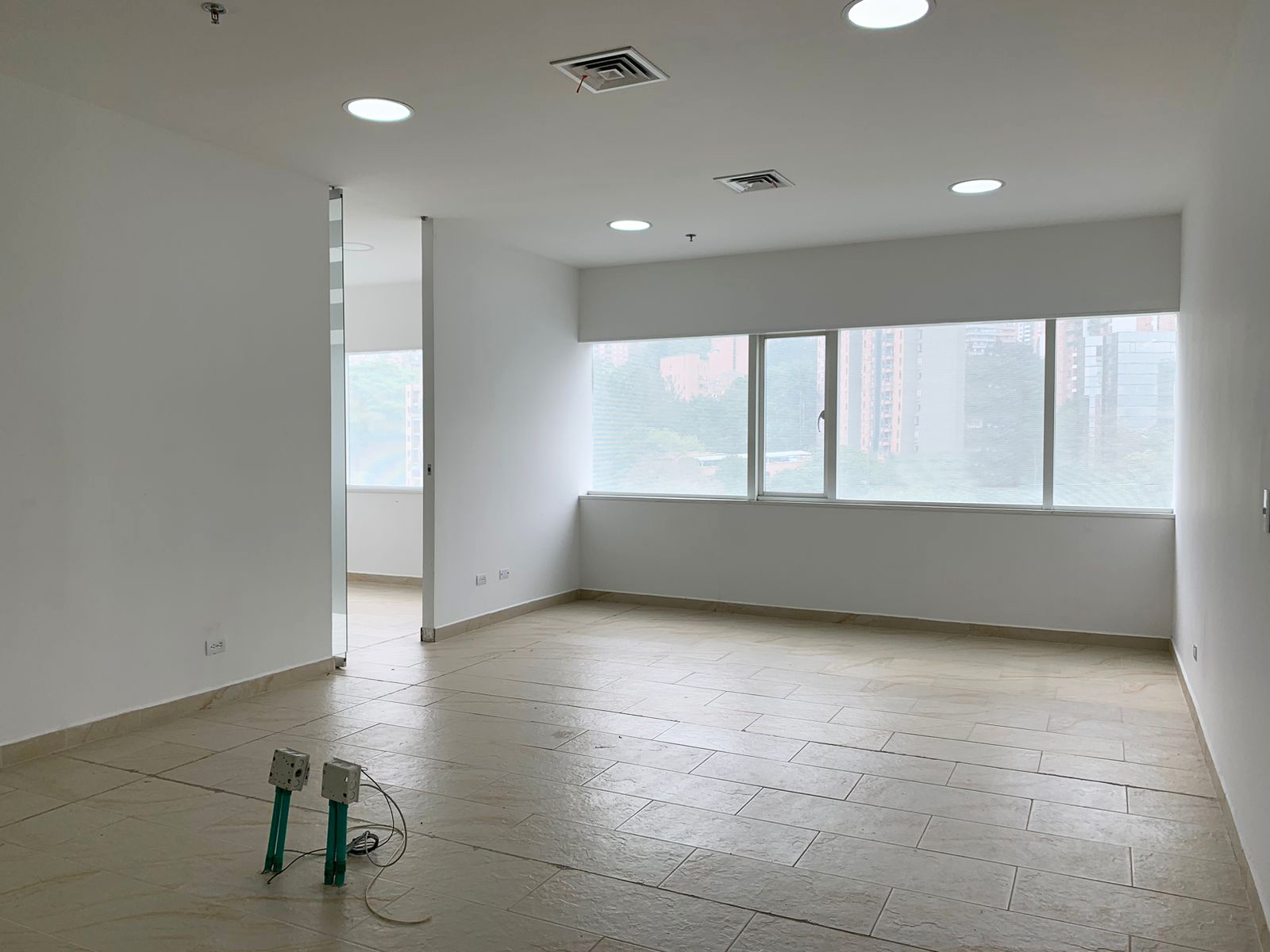 Oficina en arriendo en Manila, Medellín, 238 m² · foto 4 de 10
