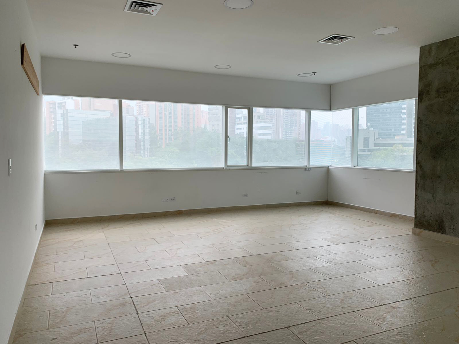 Oficina en arriendo en Manila, Medellín, 238 m² · foto 8 de 10