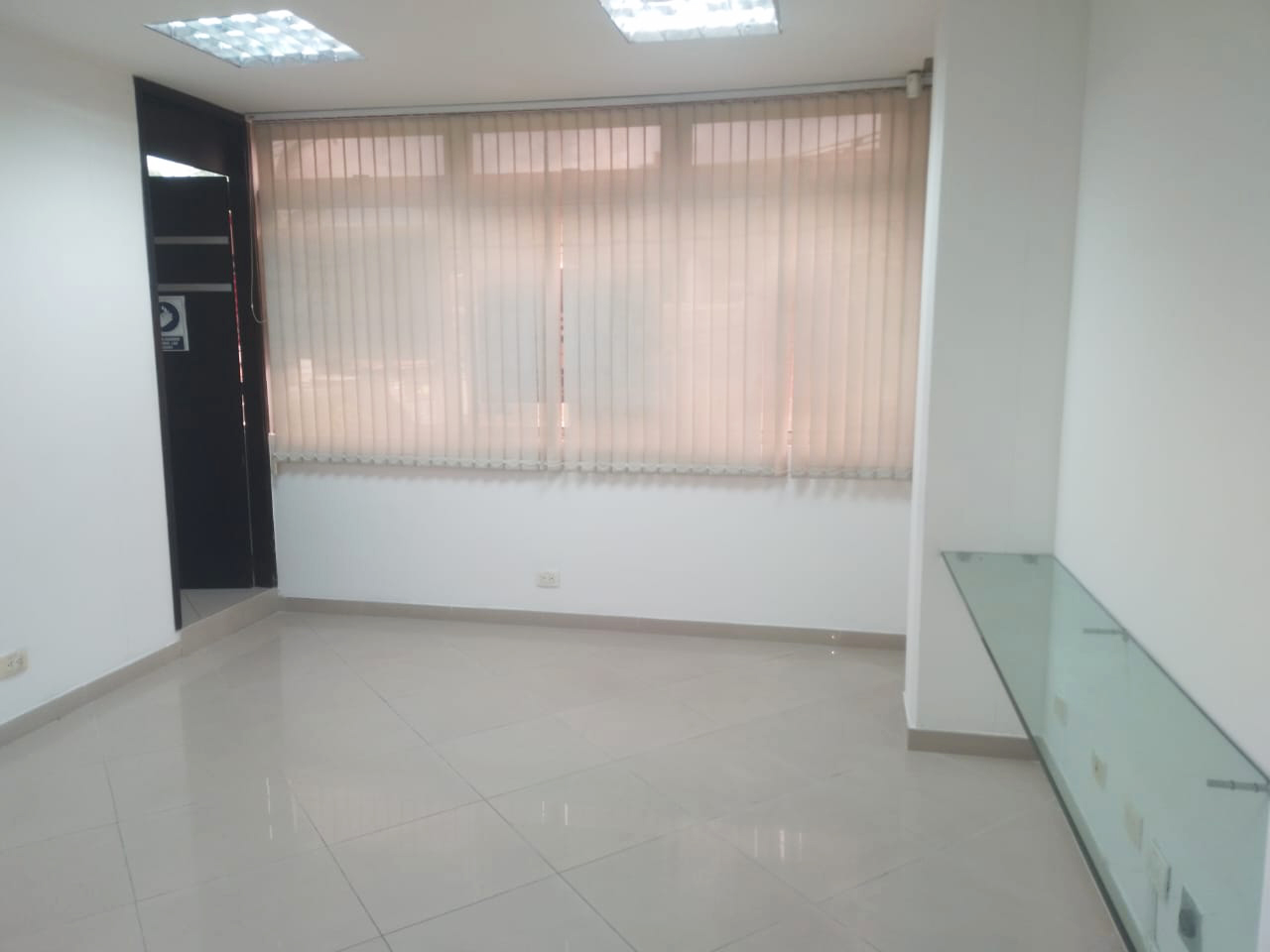 Bodega en arriendo en El Poblado, Medellín, 160 m² · foto 8 de 15