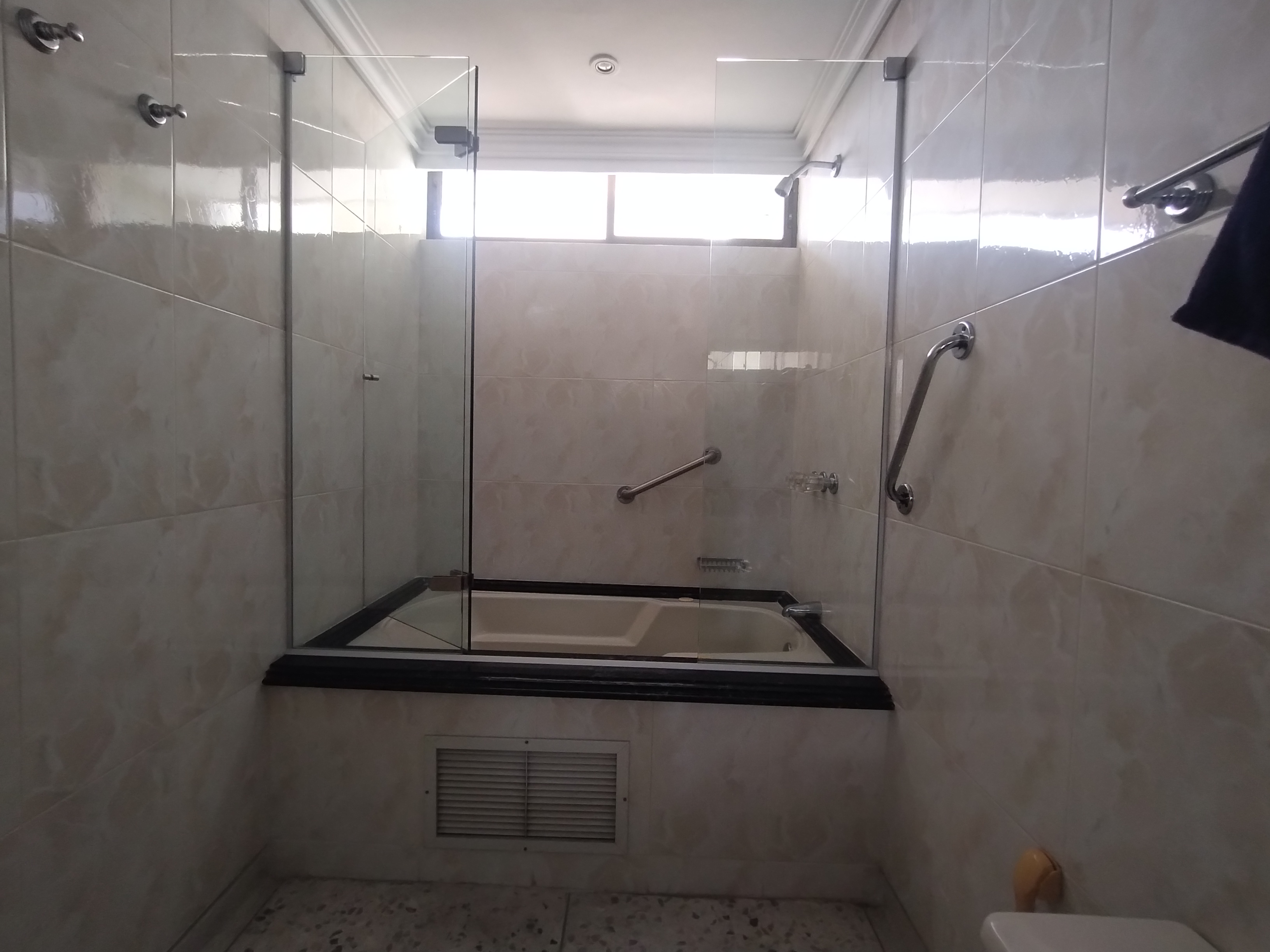 Apartamento de 3 alcobas en venta en Altos Del Prado, Barranquilla, 247 m² · foto 19 de 20