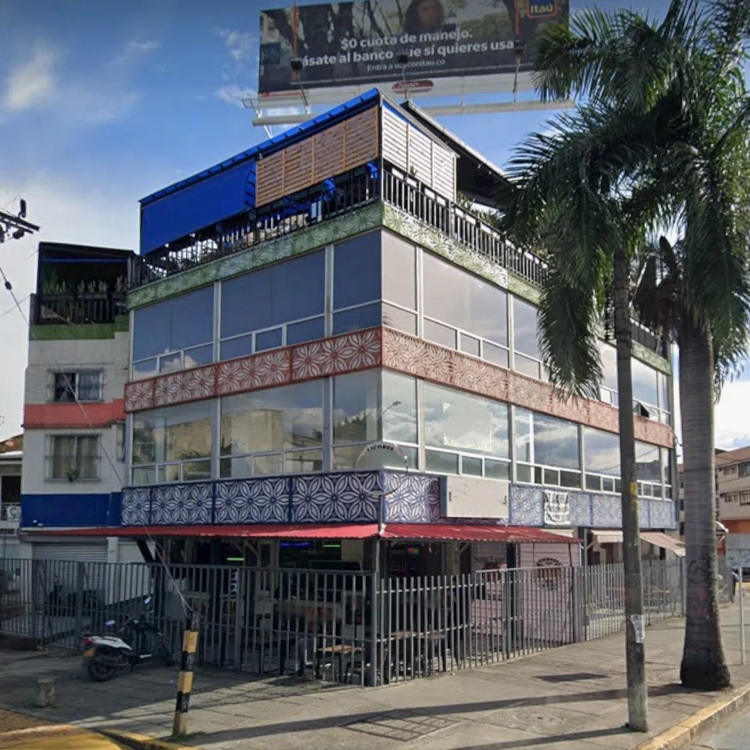 Edificio en venta en Cristales, Cali, 480 m² · foto 2 de 4