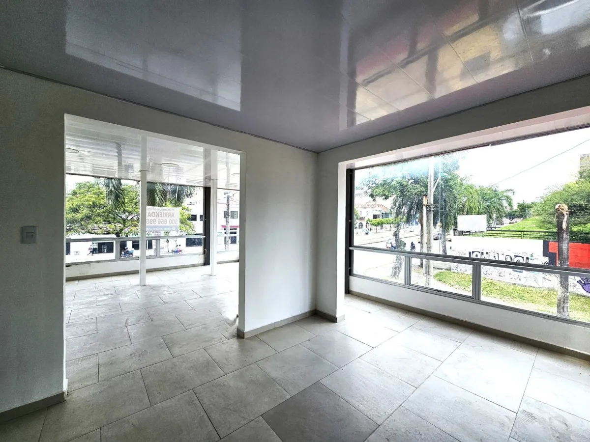 Edificio en venta en Cristales, Cali, 480 m² · foto 3 de 4