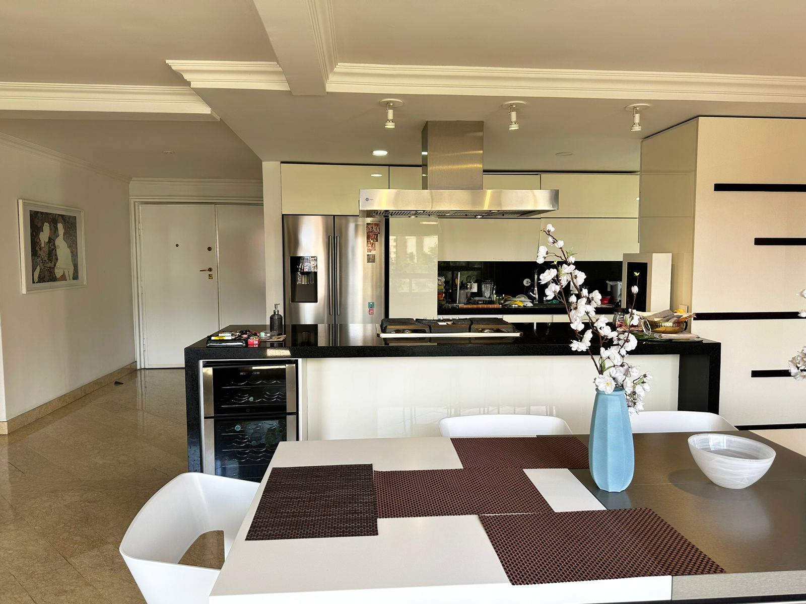 Apartamento de 3 alcobas en venta en Castropol, Medellín, 175 m² · foto 3 de 16