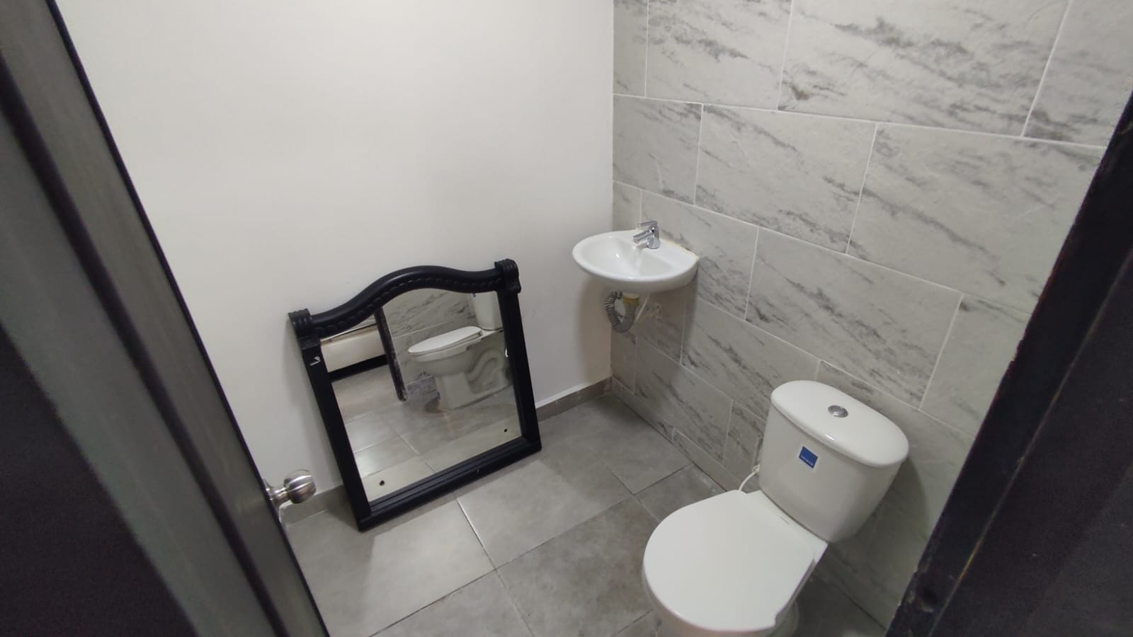 Casa de 10 alcobas en venta en La Castellana, Armenia, 420 m² · foto 13 de 24