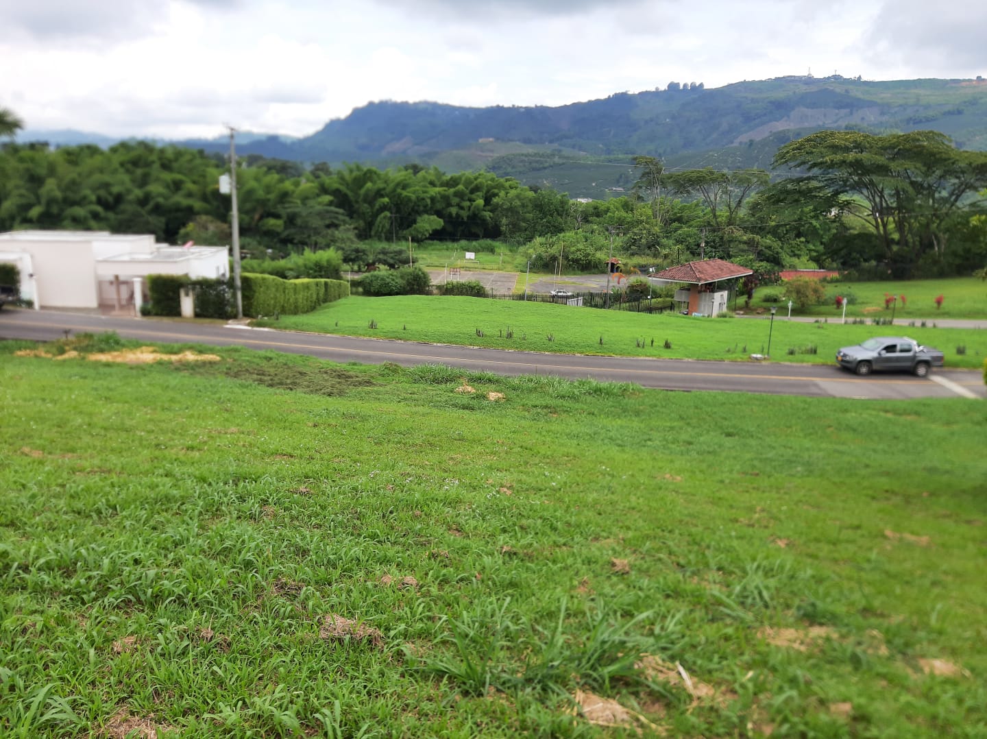 Lote en venta en El Rosario, Manizales, 1554 m² · foto 2 de 7