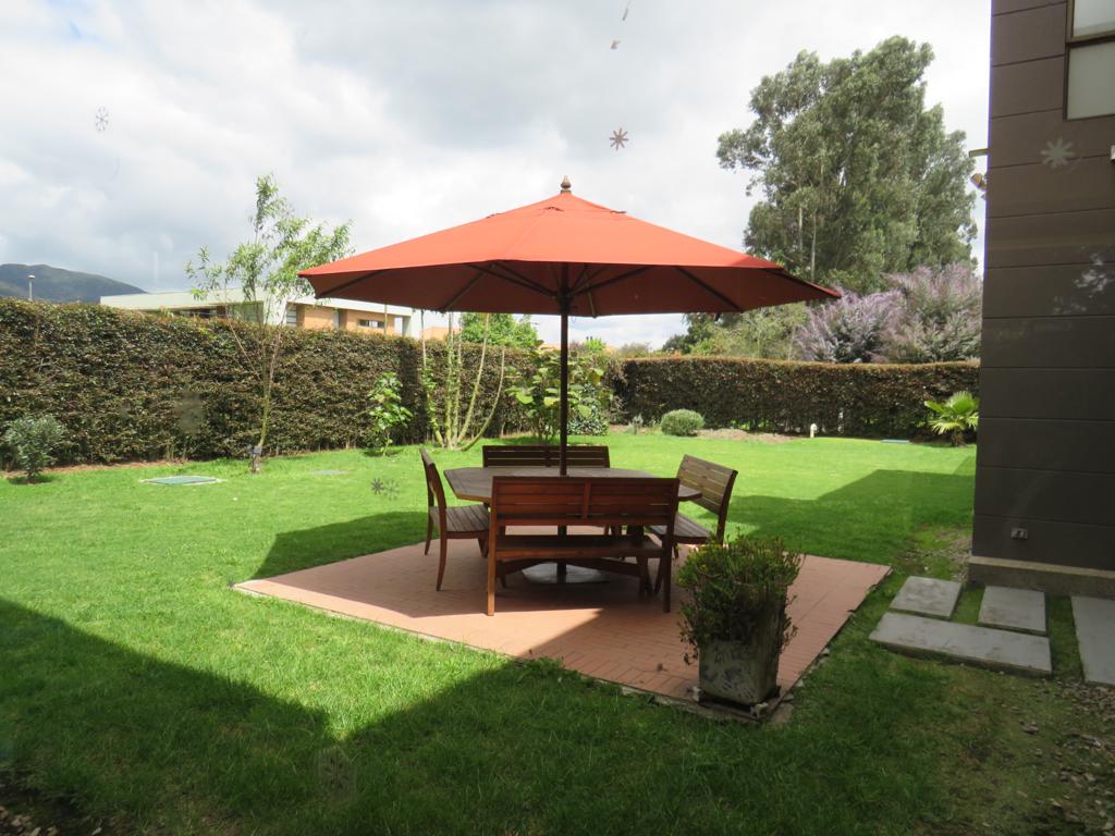 Casa en venta en Guaymaral, Bogotá · foto 2 de 20