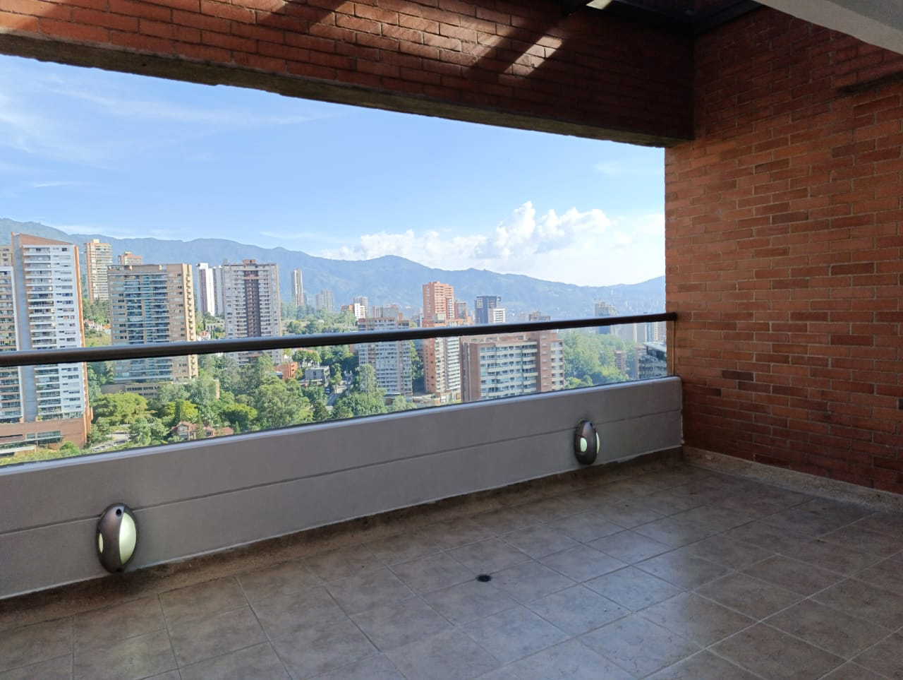 Apartamento en venta en El Tesoro, Medellín · foto 18 de 19