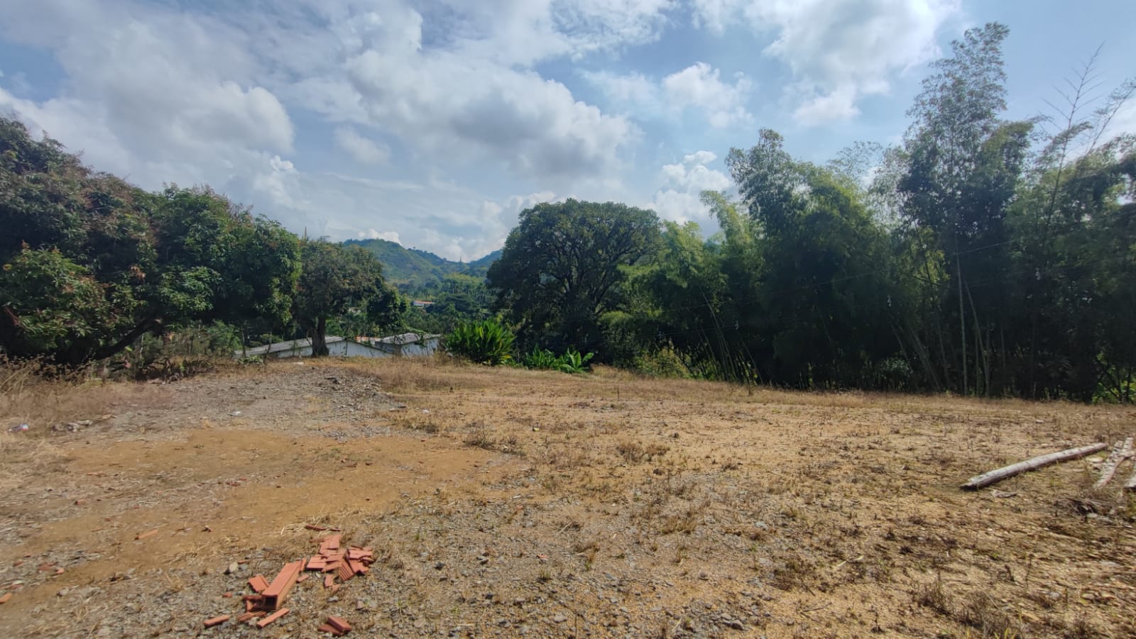 Lote en venta en Kilometro 41, Manizales, 2114 m² · foto 2 de 11