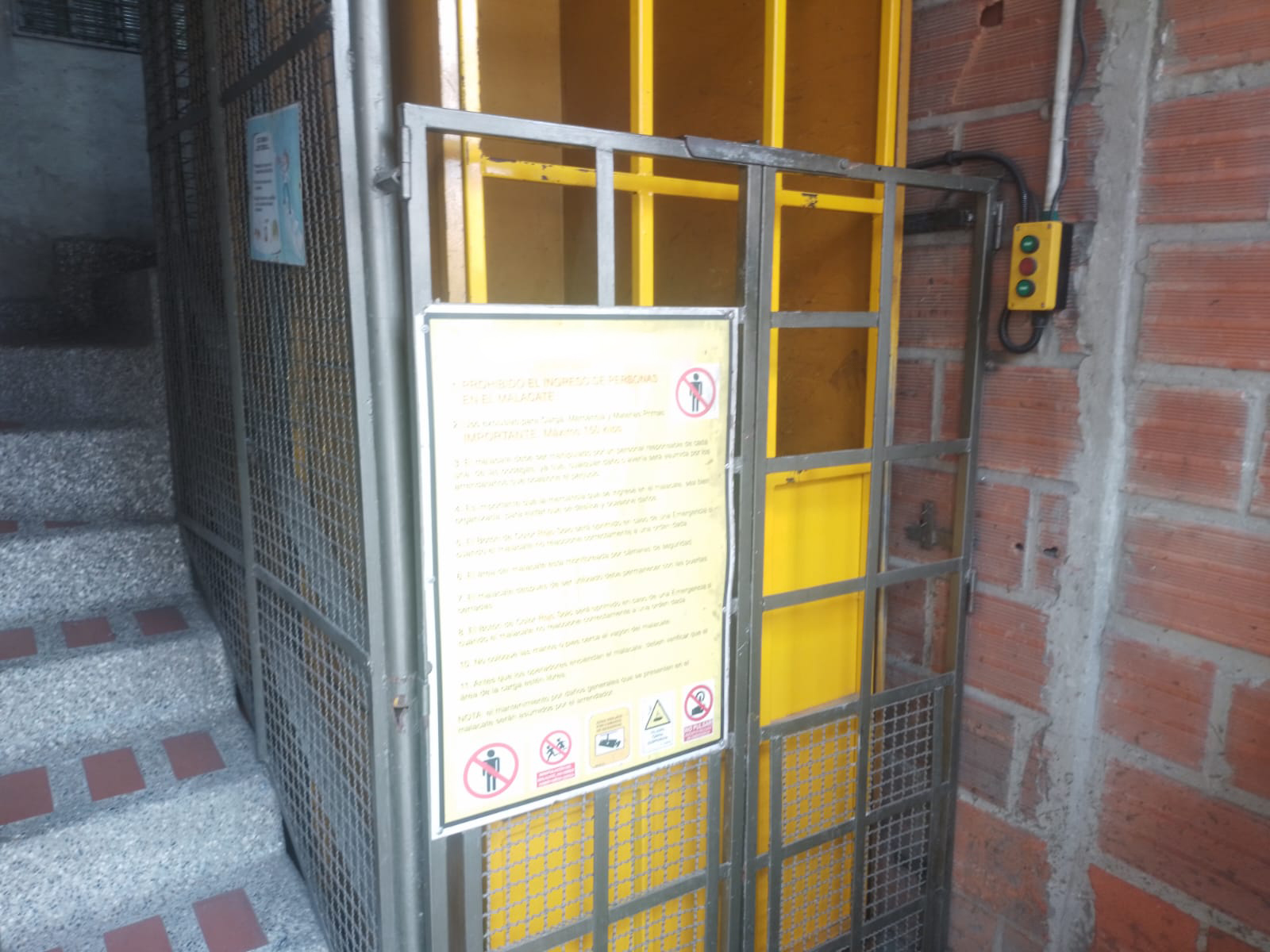 Bodega en arriendo en Cristo Rey, Medellín, 200 m² · foto 15 de 17