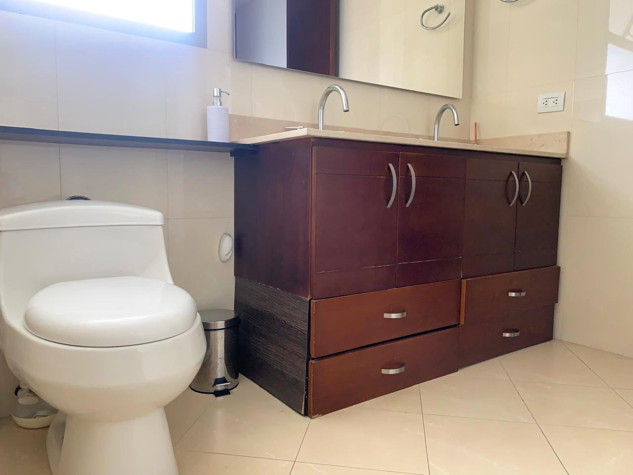 Apartamento en arriendo en Loma De Los Gonzalez, Medellín · foto 16 de 19