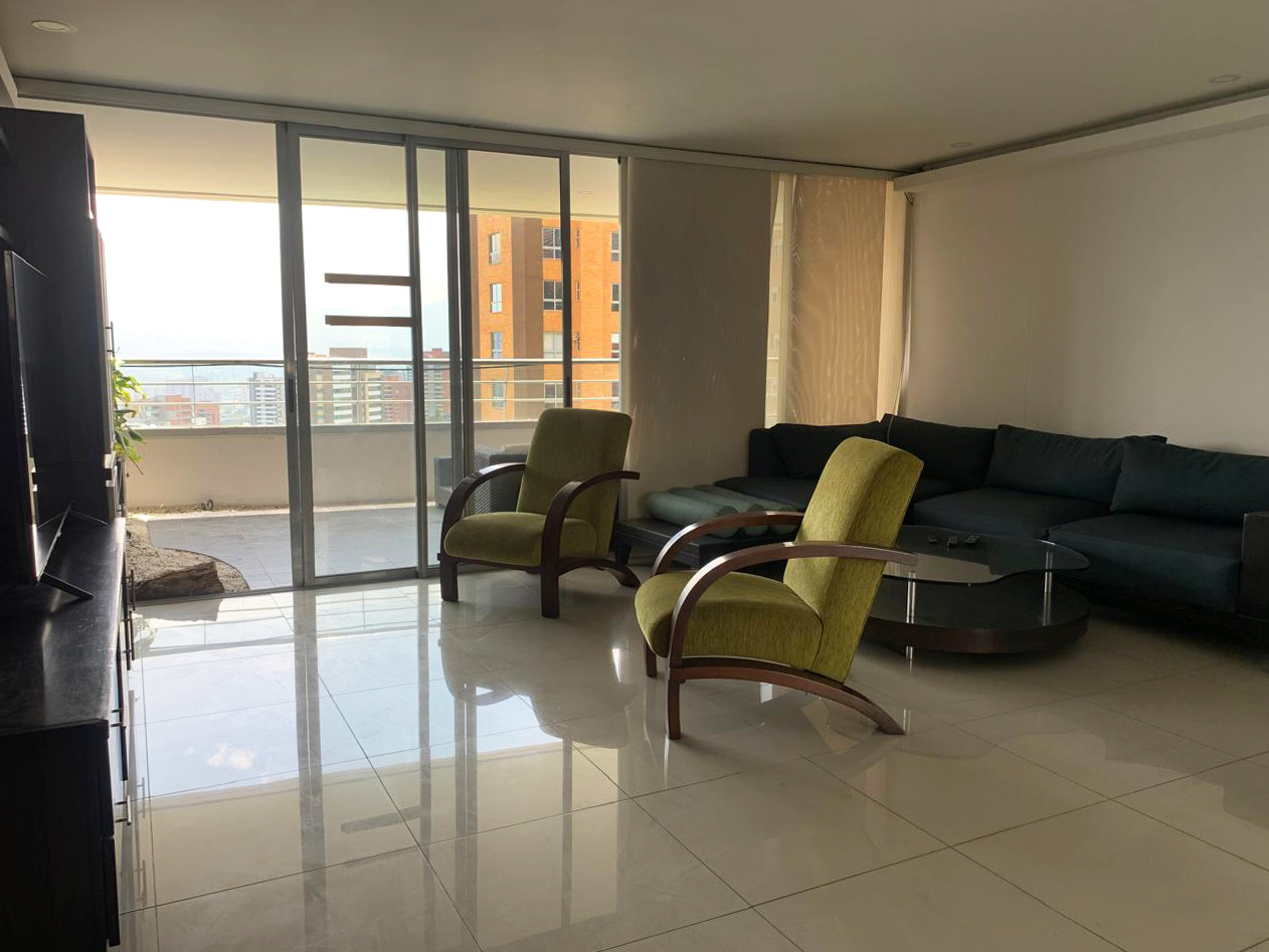 Apartamento en arriendo en Loma De Los Gonzalez, Medellín · foto 2 de 19