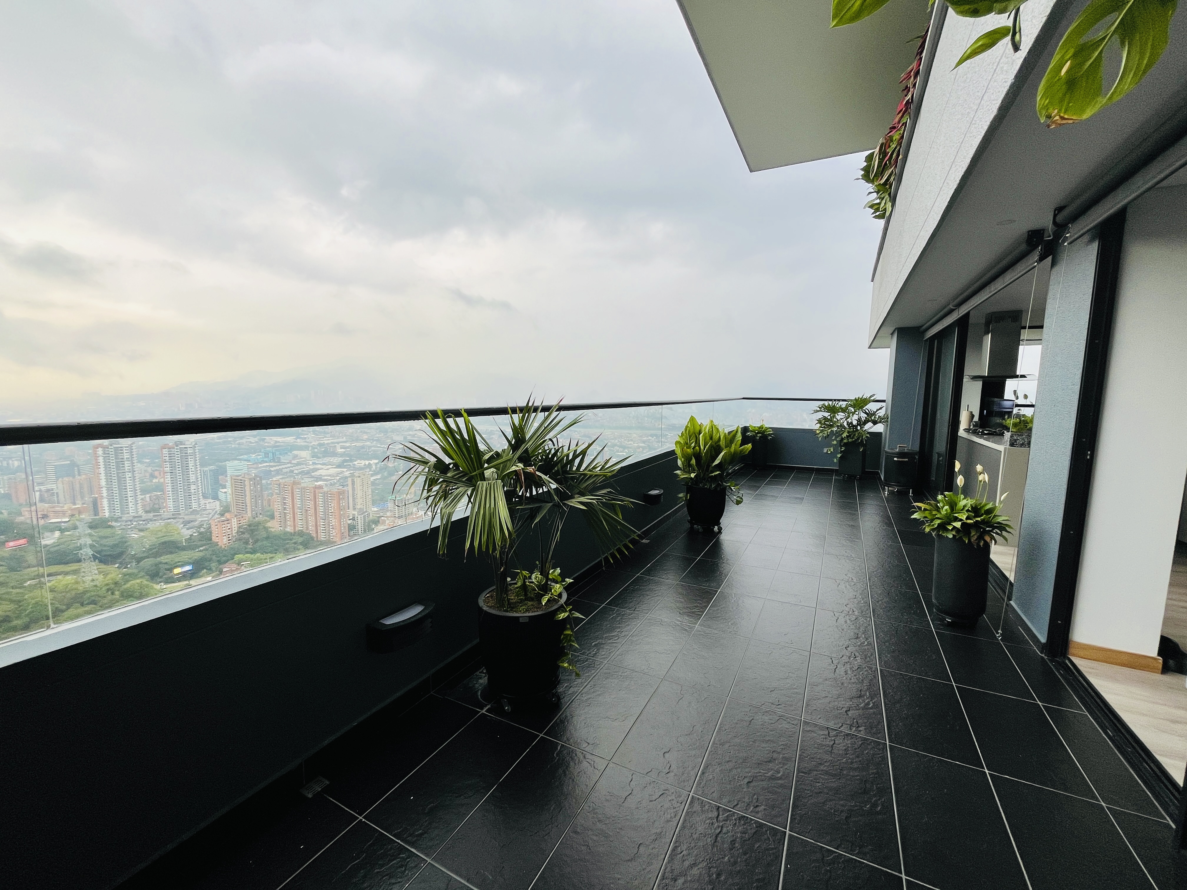 Apartamento en venta en El Poblado, Medellín 4