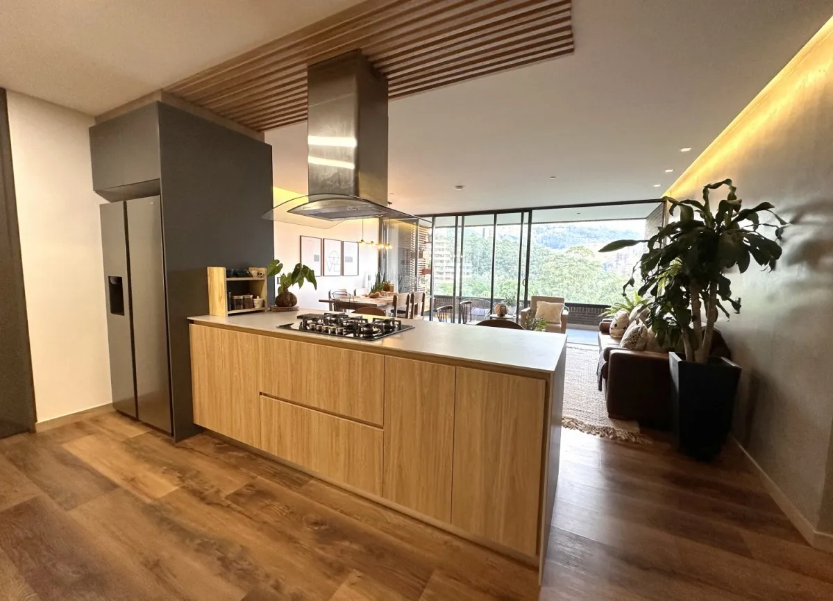 Apartamento en venta en El Poblado, Medellín · foto 3 de 24