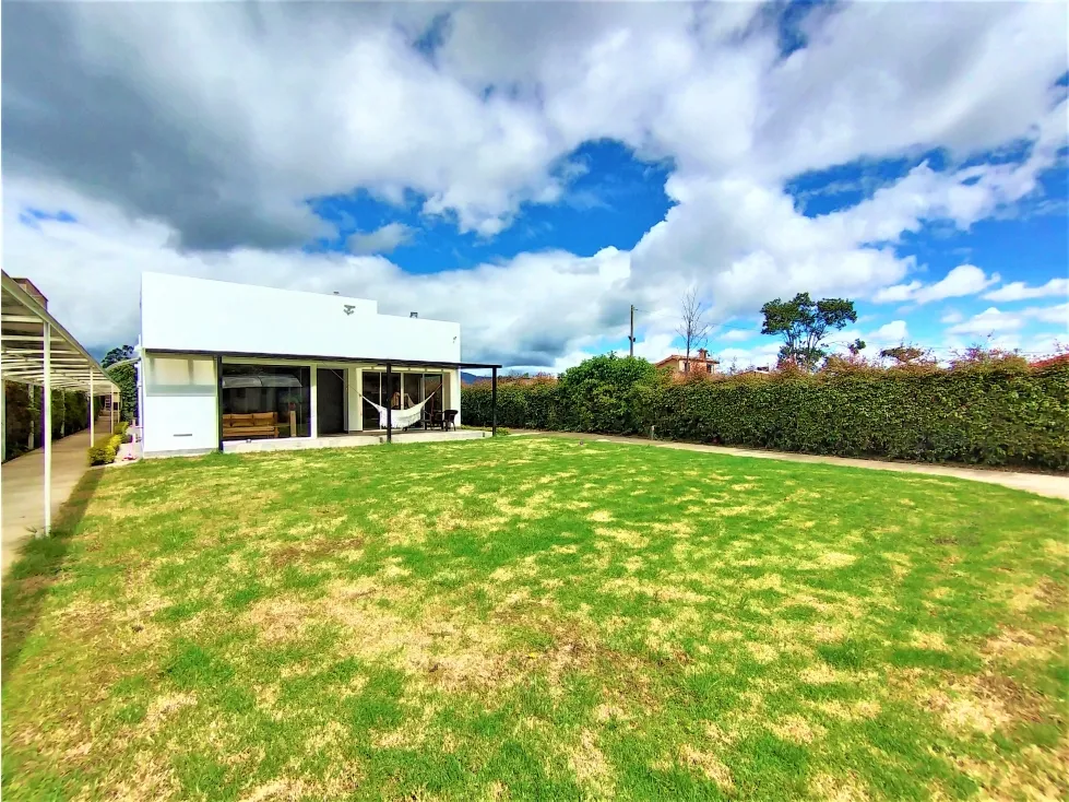 Casa de 3 alcobas en arriendo en Puente Peralta, Chía, 250 m² · foto 2 de 24
