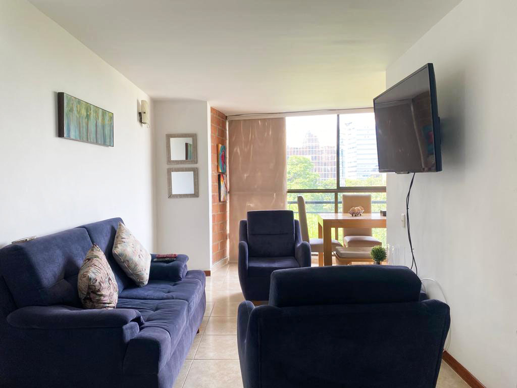 Apartamento de 3 alcobas en arriendo en Castropol, Medellín, 96 m² · foto 2 de 18