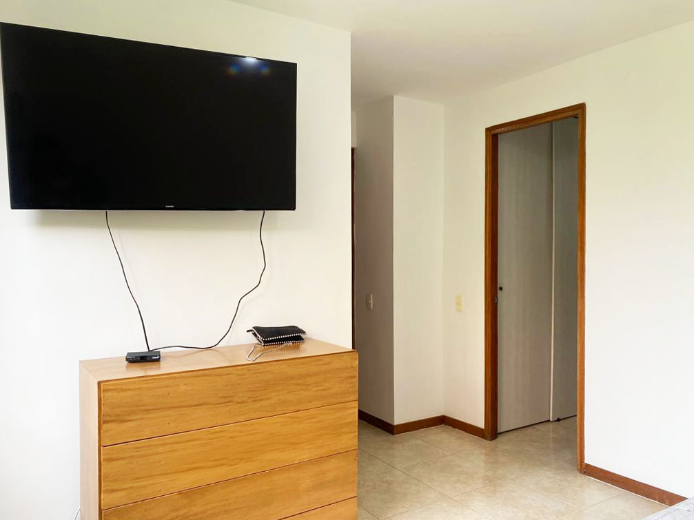 Apartamento de 3 alcobas en arriendo en Castropol, Medellín, 96 m² · foto 9 de 18