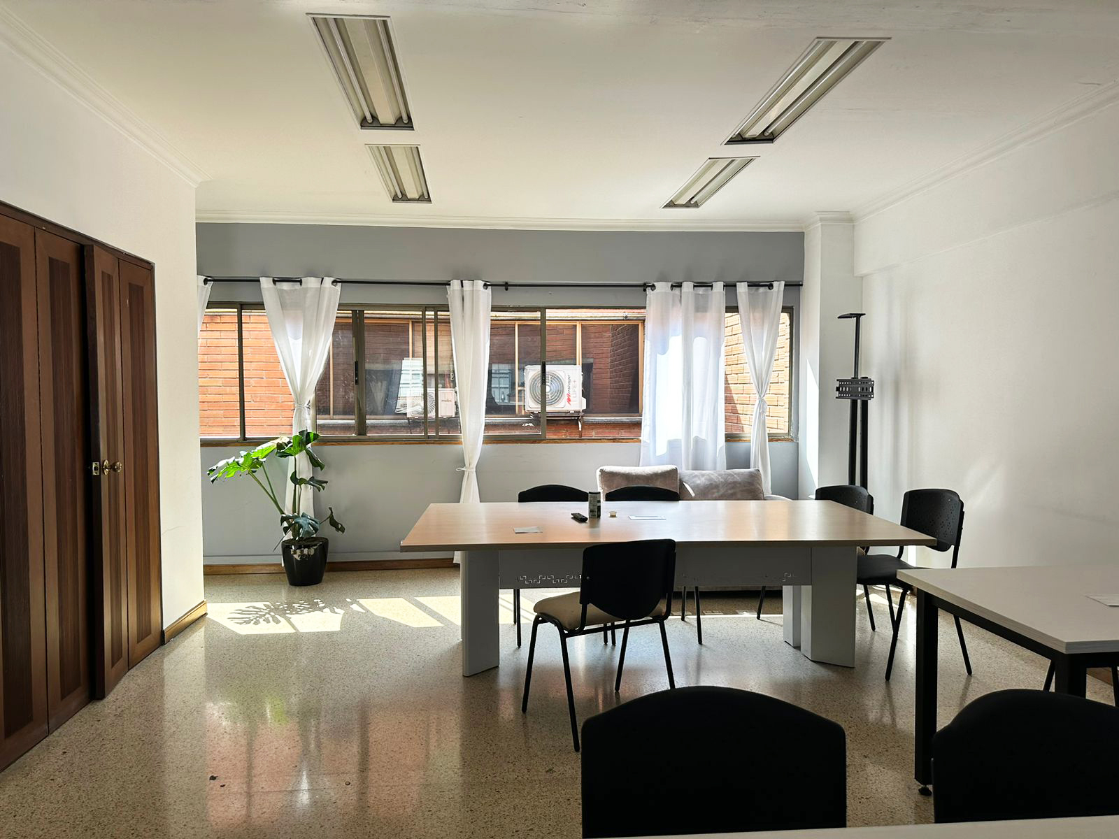 Oficina en arriendo en Cristo Rey, Medellín, 450 m² · foto 6 de 11