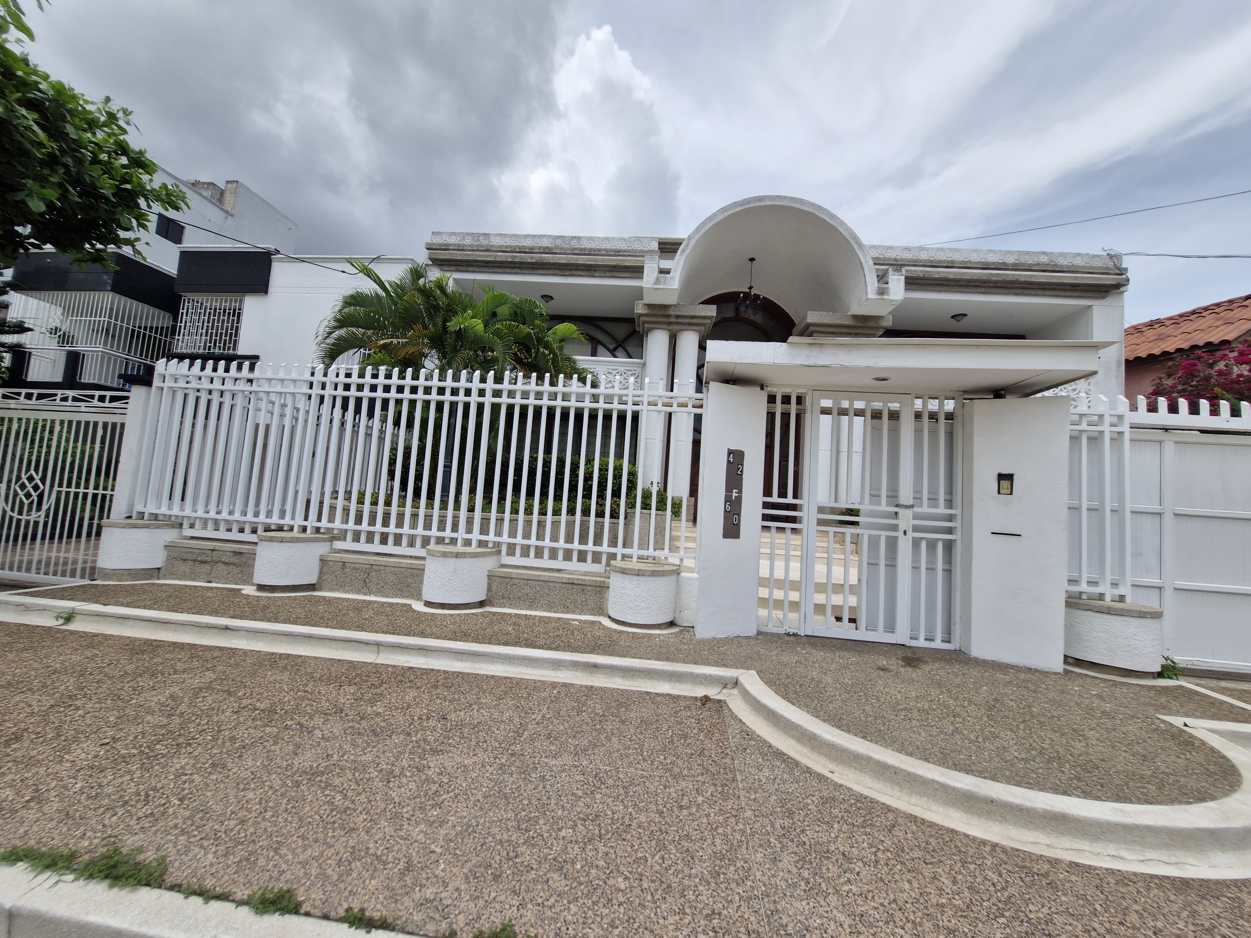 Casa de 4 alcobas en venta en El Tabor, Barranquilla, 605 m² · foto 3 de 24