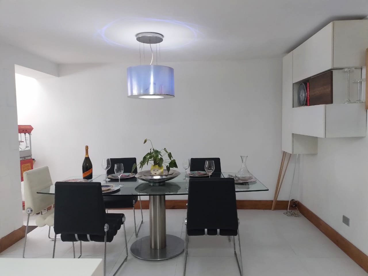 Casa de 3 alcobas en venta en El Tesoro, Medellín, 250 m² · foto 2 de 20