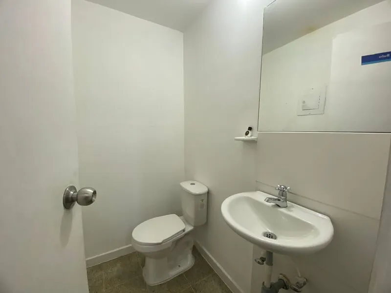 Local en arriendo en Campo Amor, Medellín, 30 m² · foto 5 de 6