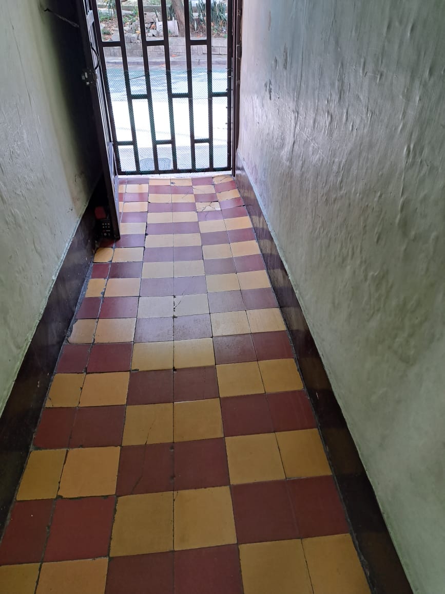 Casa en venta en La América, Medellín, 244 m² · foto 3 de 11