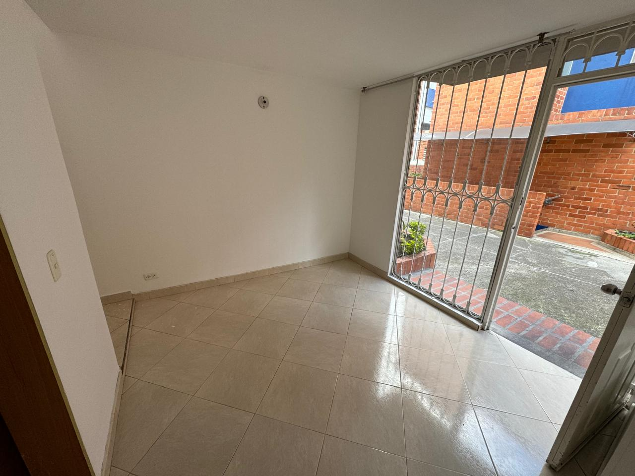 Casa de 3 alcobas en arriendo en Villas De Aranjuez, Bogotá, 99 m² · foto 2 de 16