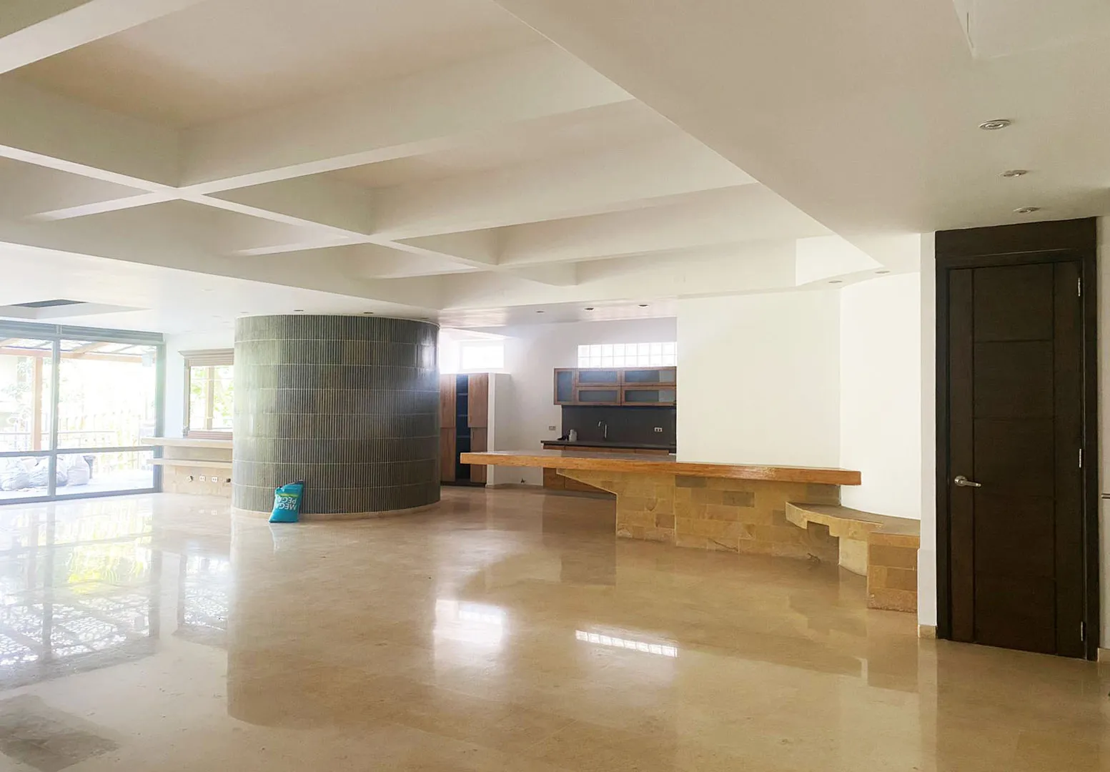 Apartamento de 4 alcobas en arriendo en La Aguacatala, Medellín, 374 m² · foto 3 de 20