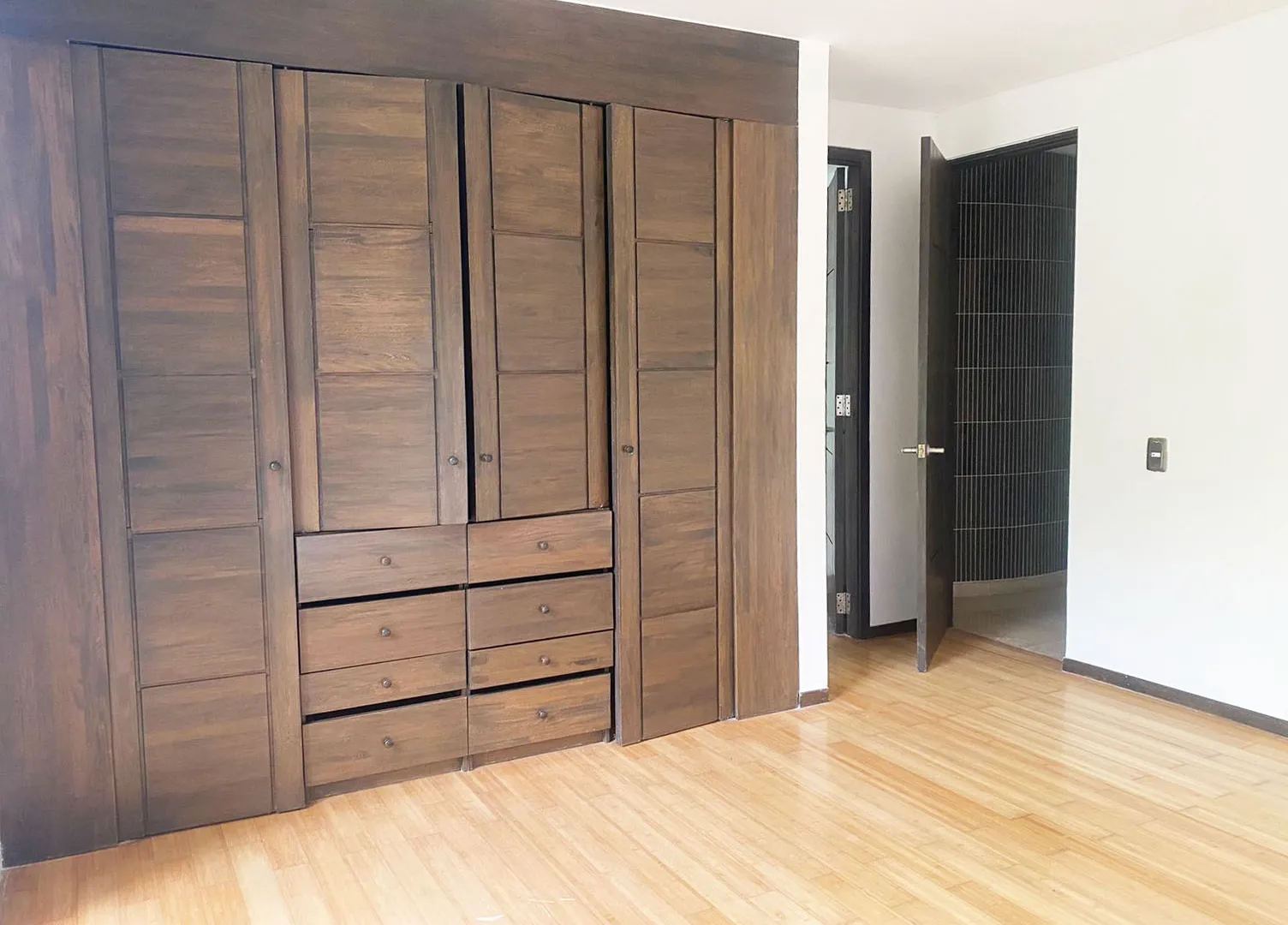 Apartamento de 4 alcobas en arriendo en La Aguacatala, Medellín, 374 m² · foto 14 de 20