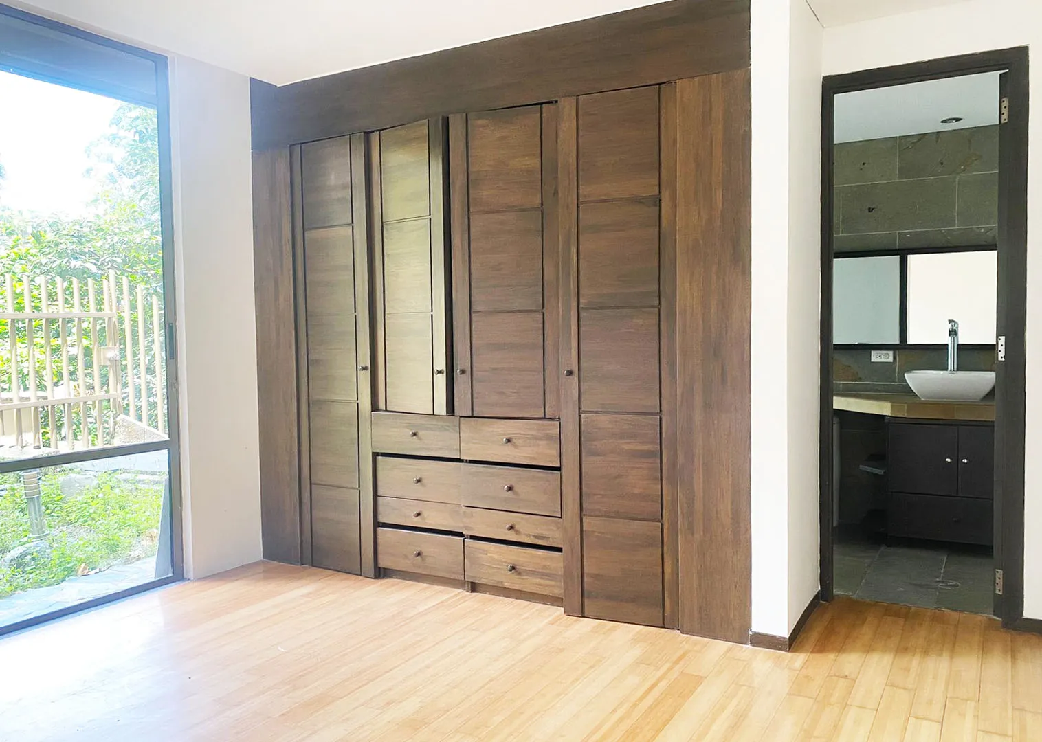 Apartamento de 4 alcobas en arriendo en La Aguacatala, Medellín, 374 m² · foto 16 de 20