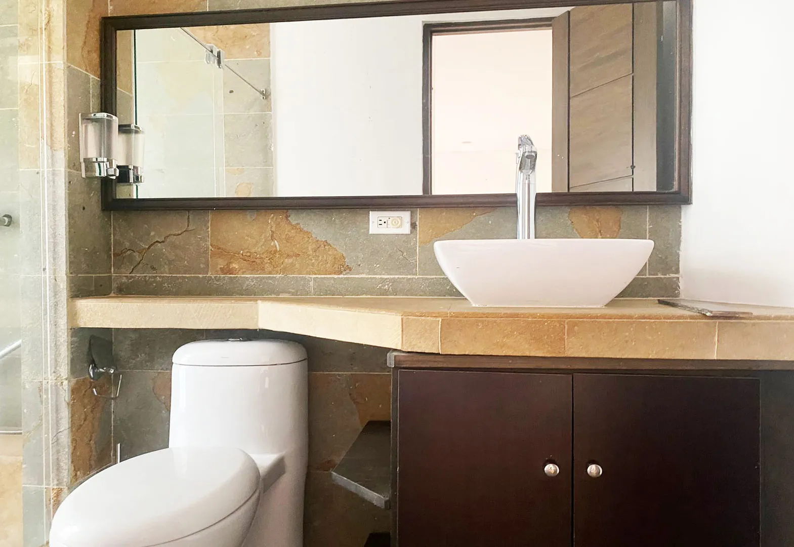 Apartamento de 4 alcobas en arriendo en La Aguacatala, Medellín, 374 m² · foto 17 de 20