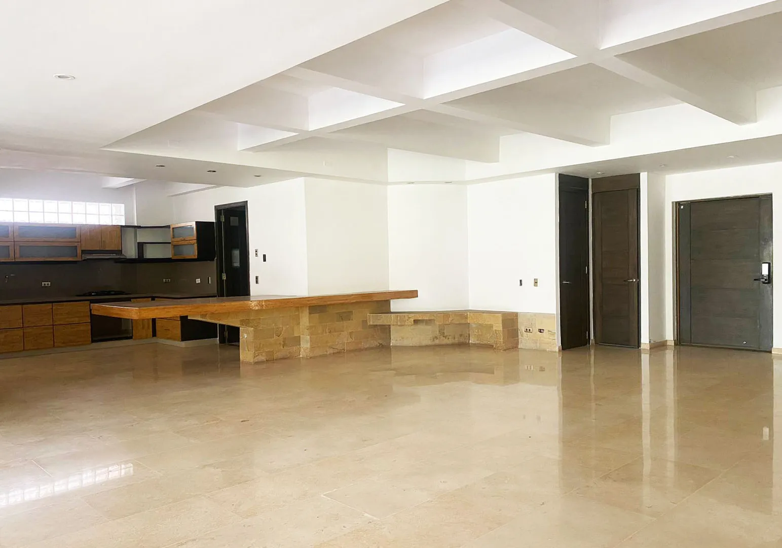 Apartamento de 4 alcobas en arriendo en La Aguacatala, Medellín, 374 m² · foto 6 de 20