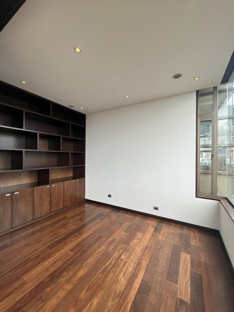 Apartamento de 3 alcobas en venta en La Cabrera, Bogotá, 270 m² · foto 10 de 24