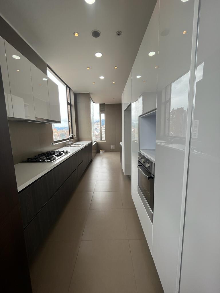 Apartamento de 3 alcobas en venta en La Cabrera, Bogotá, 270 m² · foto 11 de 24