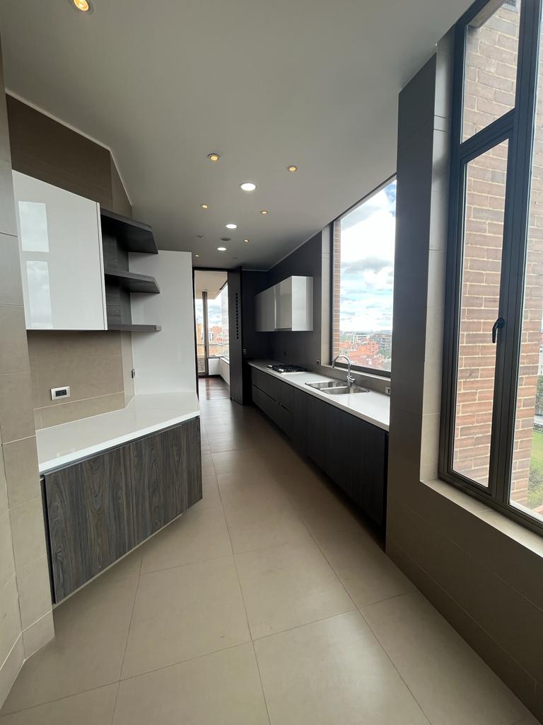 Apartamento de 3 alcobas en venta en La Cabrera, Bogotá, 270 m² · foto 12 de 24