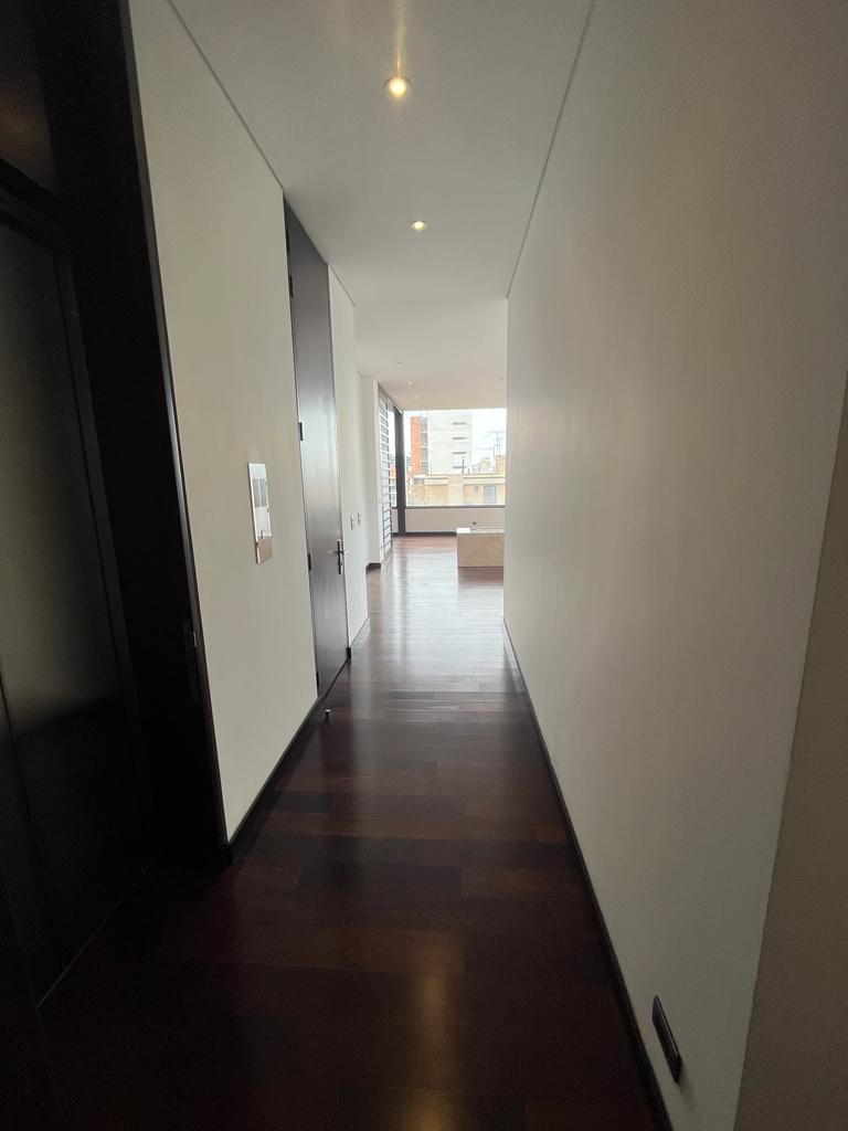 Apartamento de 3 alcobas en venta en La Cabrera, Bogotá, 270 m² · foto 14 de 24