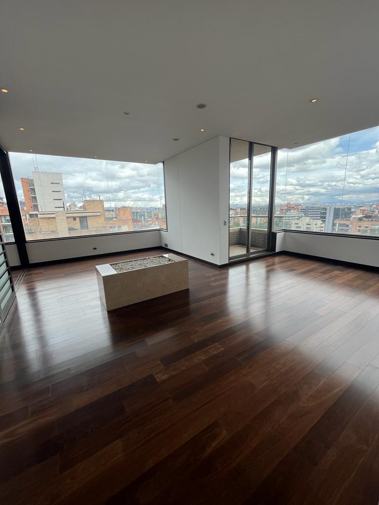 Apartamento de 3 alcobas en venta en La Cabrera, Bogotá, 270 m² · foto 23 de 24